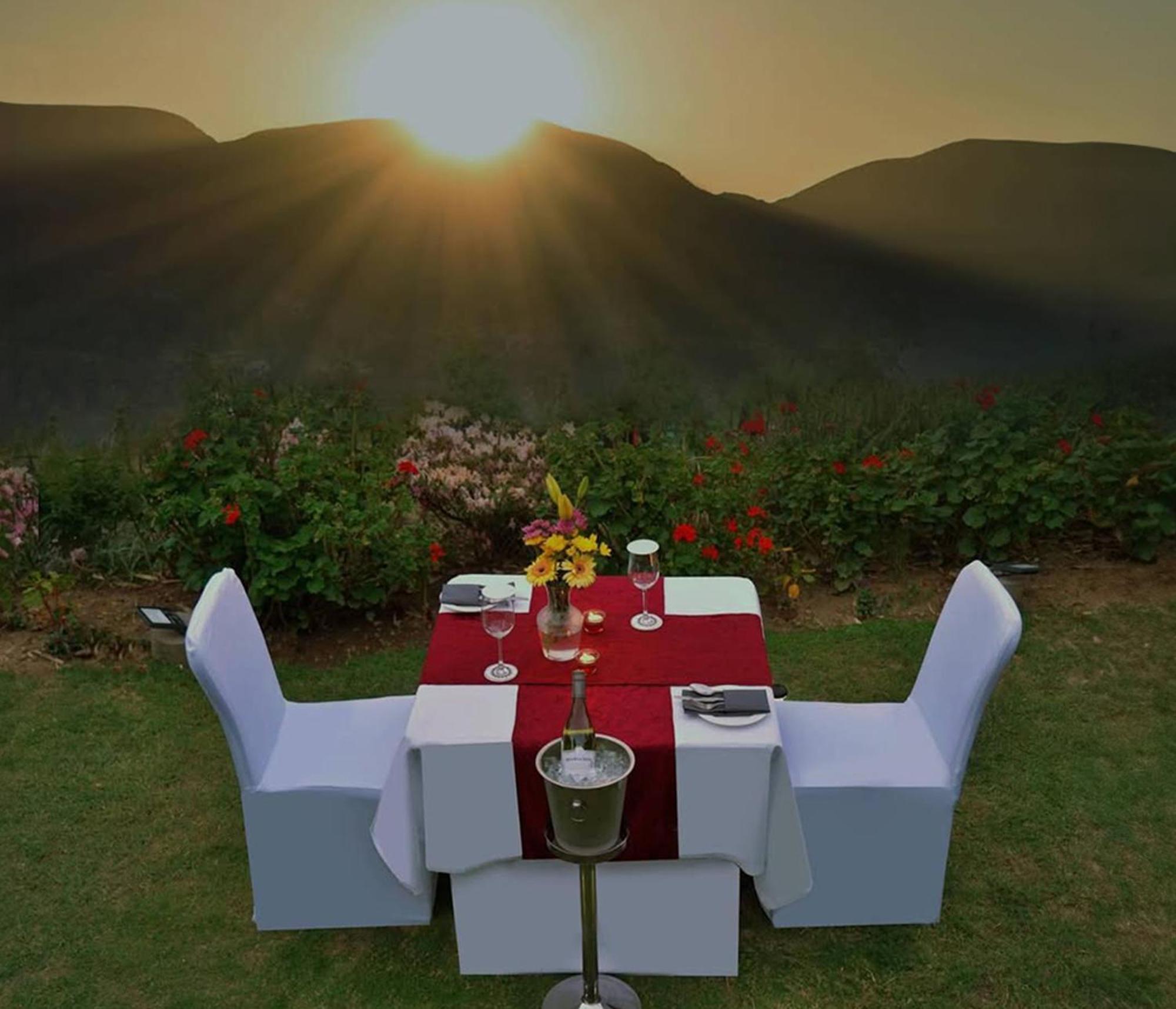 Hotel Araiya Pālampur Extérieur photo