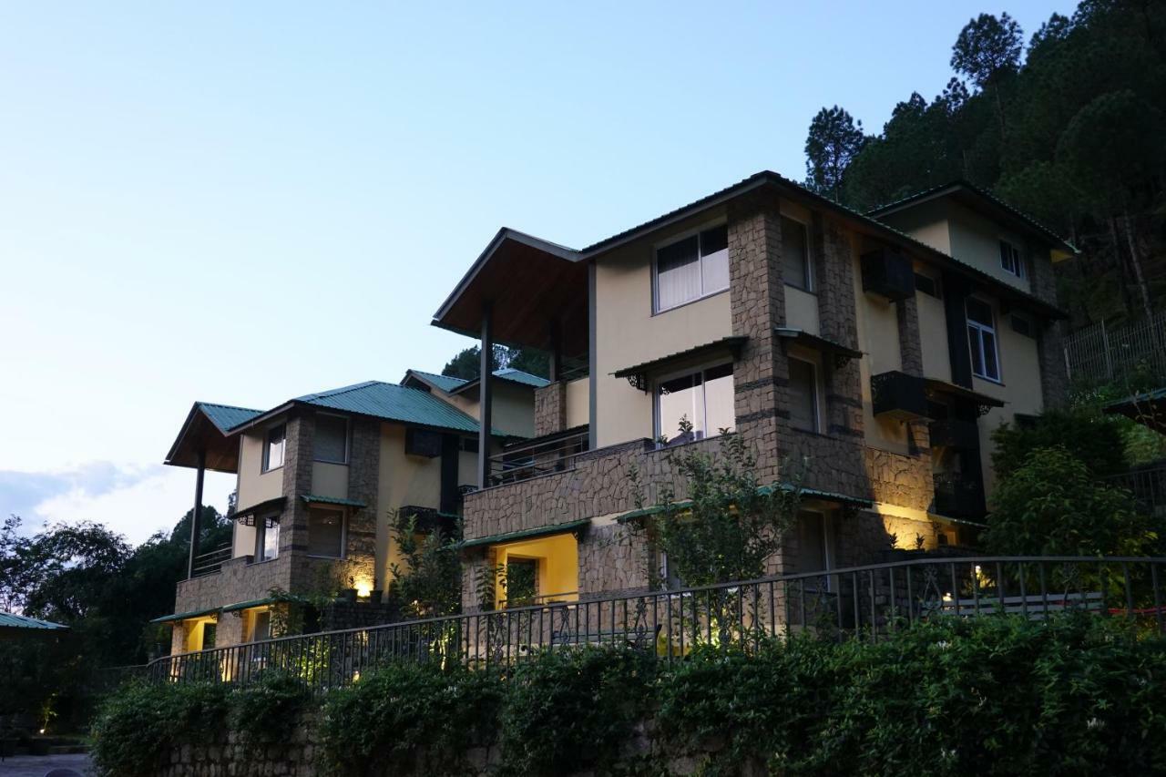 Hotel Araiya Pālampur Extérieur photo