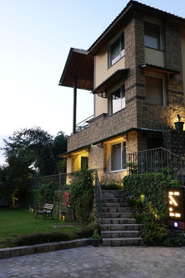Hotel Araiya Pālampur Extérieur photo