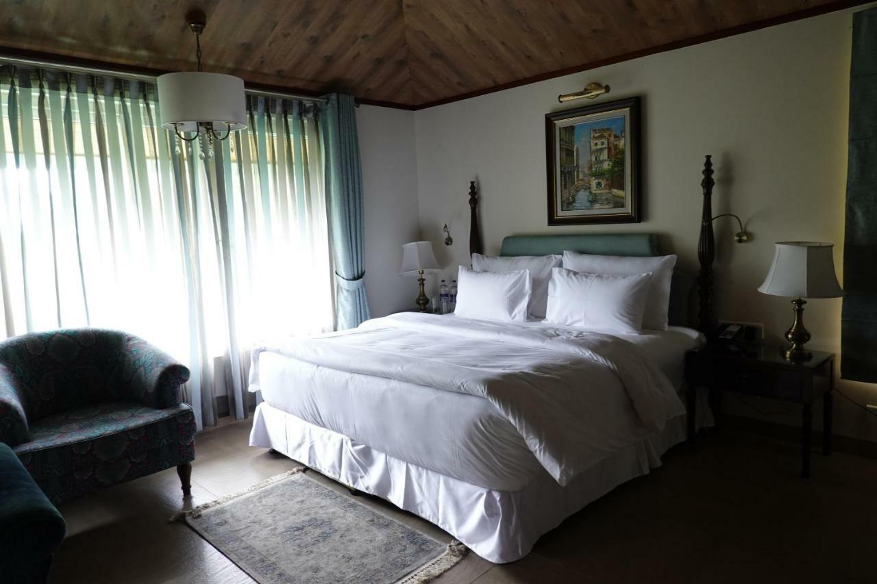 Hotel Araiya Pālampur Extérieur photo