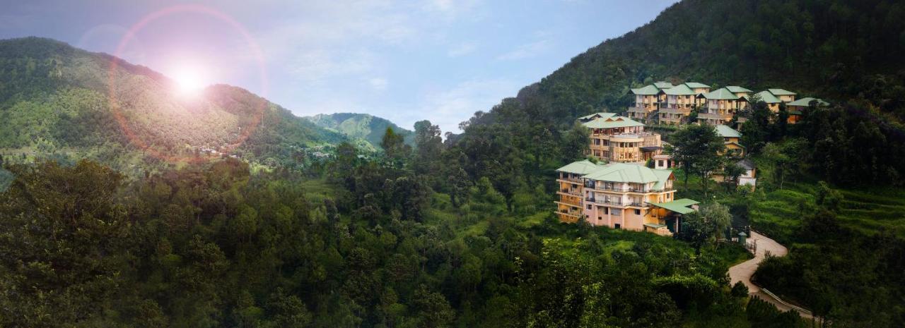 Hotel Araiya Pālampur Extérieur photo